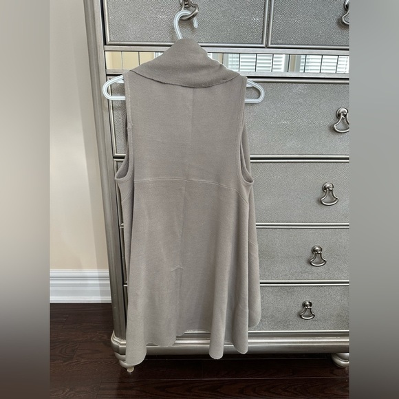 Sweater Vest - Picture 3 of 5